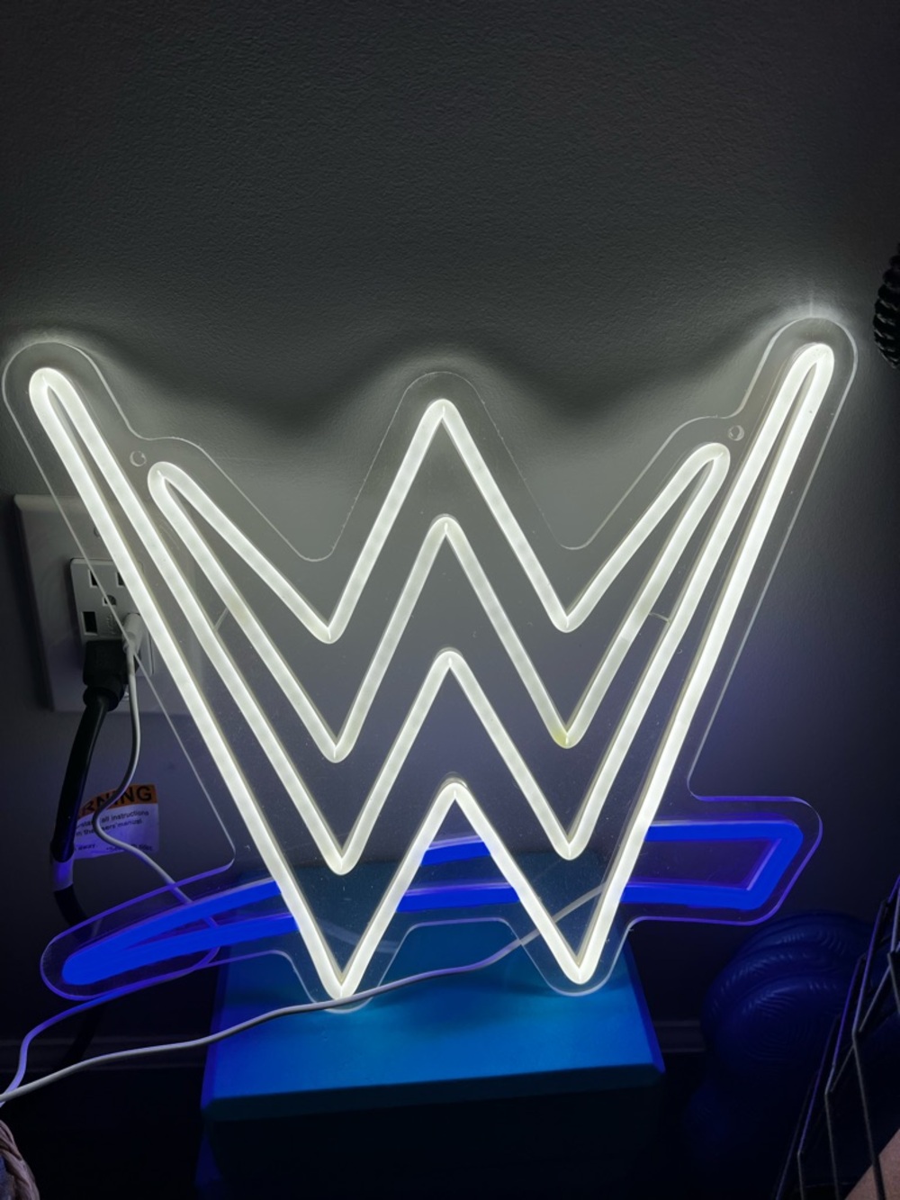 Neon 'WWE Light Sign - White & Blue